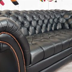 Canapé Chesterfield LENNON capitons noir 3 places