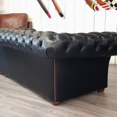 Canapé Chesterfield LENNON capitons noir 3 places