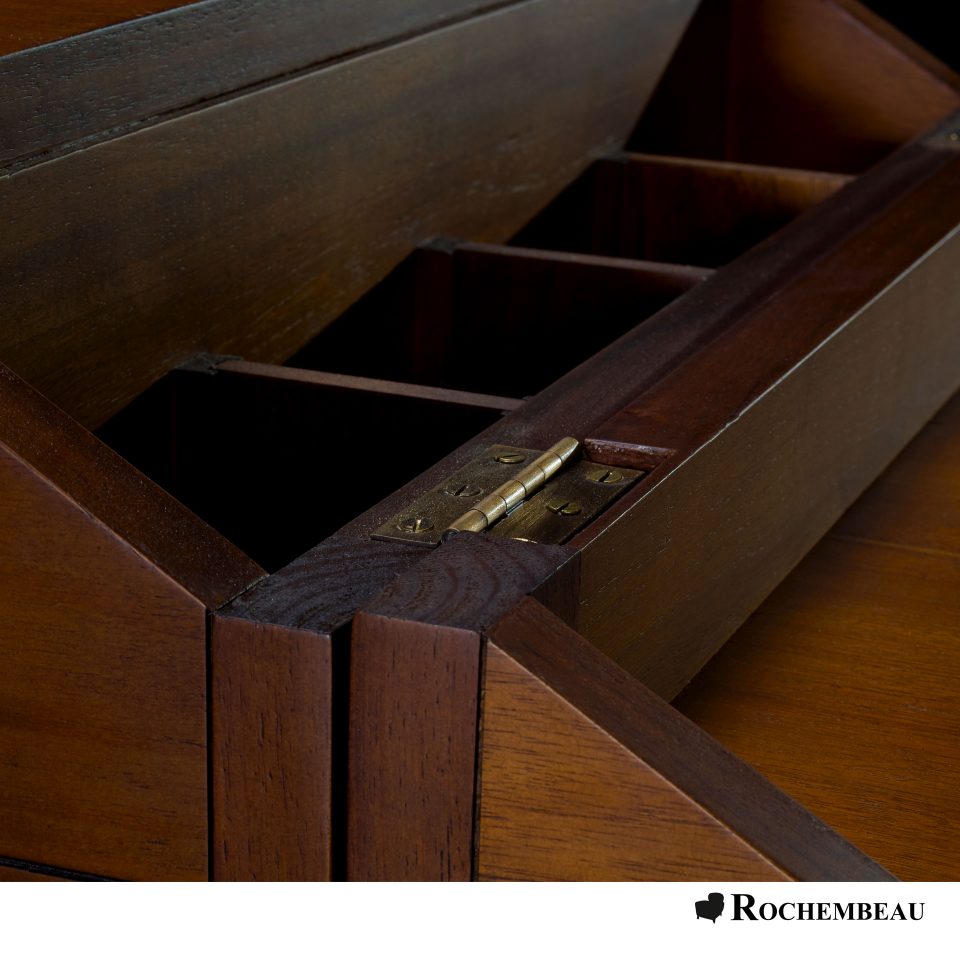 R1683 MALLE CUIR table basse EUR 1.990,00 - FR